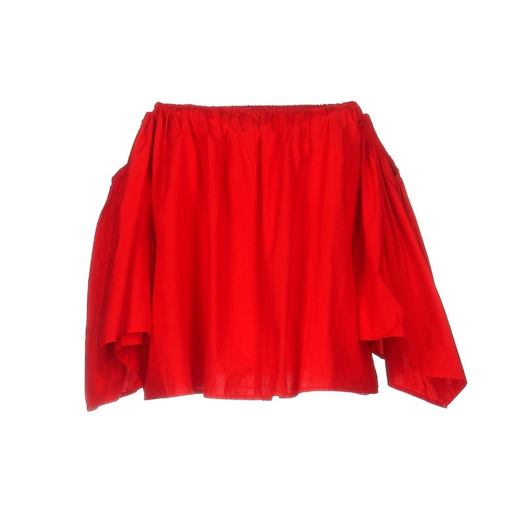 Brand New with Tags 100% Cotton Off shoulders Red Top Made in Italy Size L